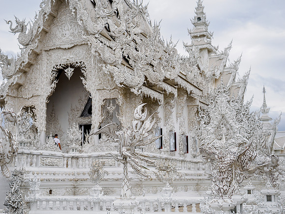 Wat Rong Khun (White Temple)_CMA3564